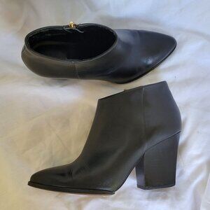 CALVIN KLEIN Zabrina Black Leather Ankle Boots Booties 8 Read description